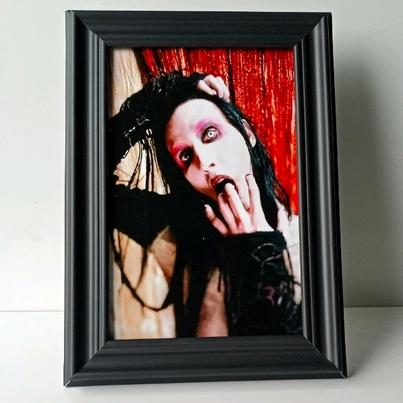 Marilyn Manson Edgy Metal Gothic Rock Alternative Dark Morbid Music 90s Home Dec - Picture 7 of 8